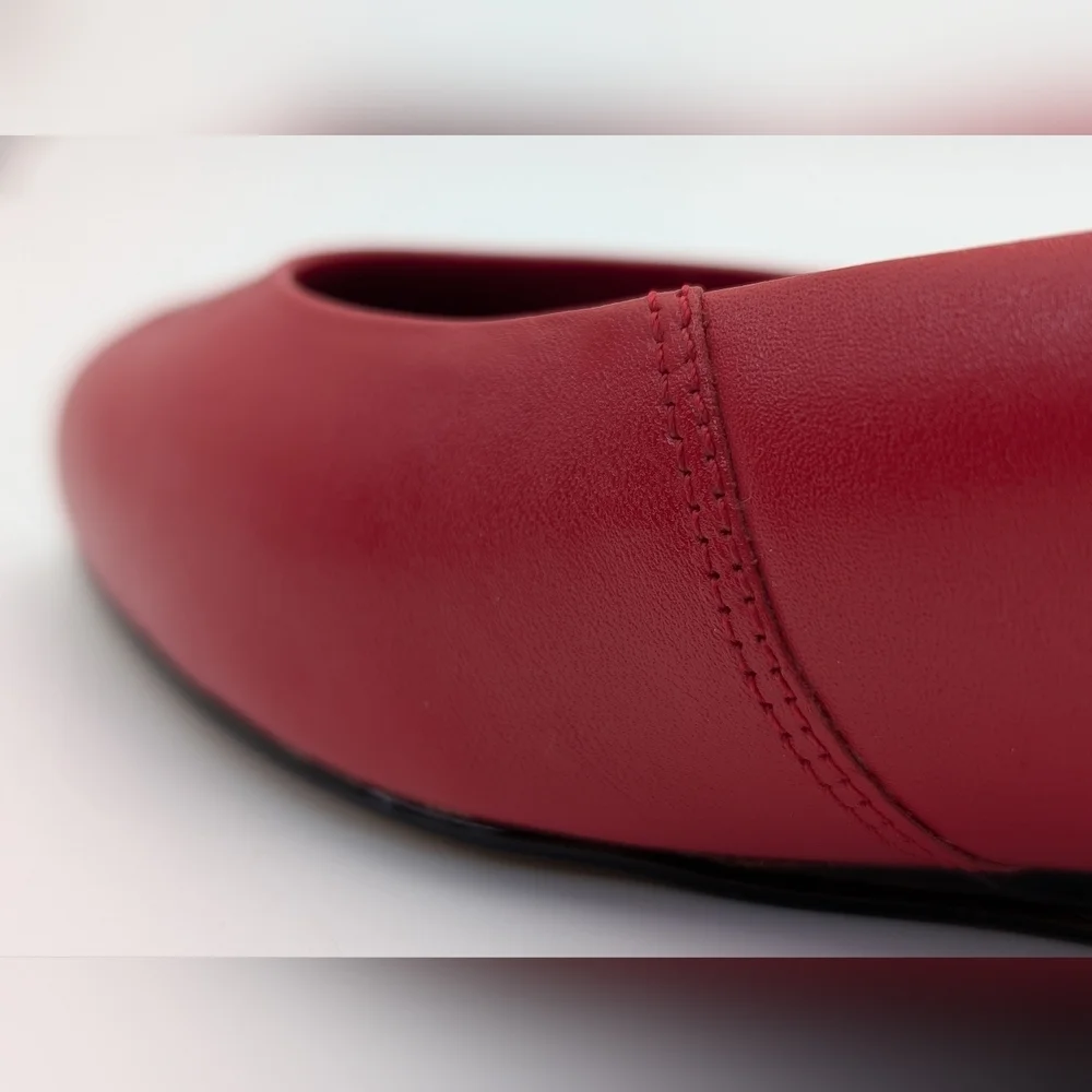 NWOB B.H. Bass & Co. Red Susan Leather Ballet Flats Women Size 7.5 M